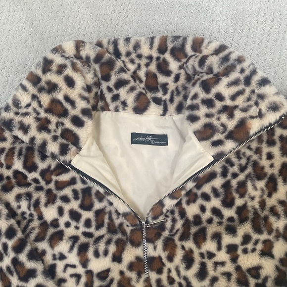 Leopard print fuzzy soft quarter zip pullover - Picture 2 of 2